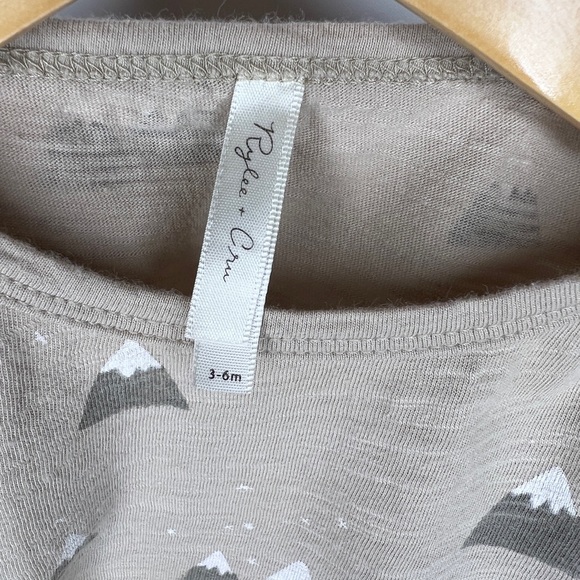 Rylee + Cru, NWOT, never worn. Snowy Mountain Print Baby set - Picture 6 of 10